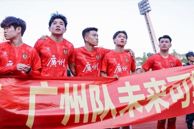 广州队消亡史：靠金元扶摇直上 因没钱重回废墟