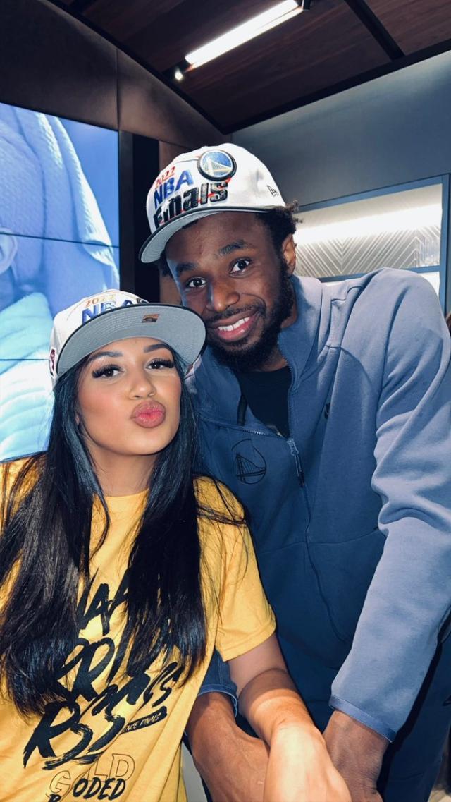 维金斯一家四口生活美满:曾为比赛推迟女友剖腹产